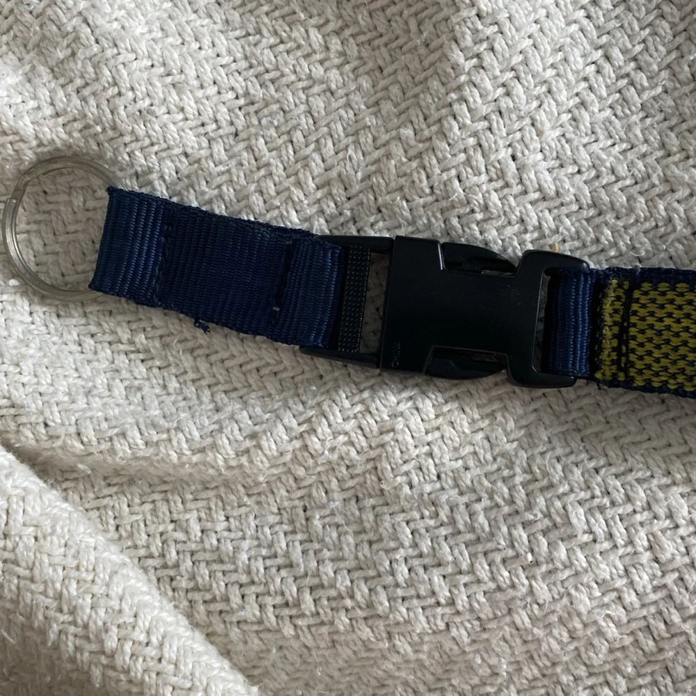 Vintage US NAVY navy and yellow lanyard